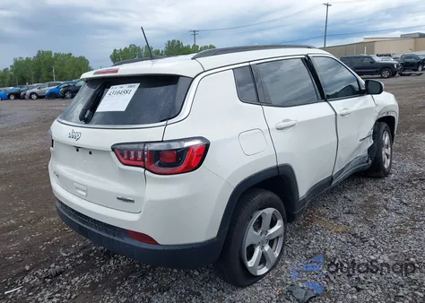 2019 Jeep Compass Latitude 4X4 из США, поврежденный, VIN 3C4NJDBB6KT847782